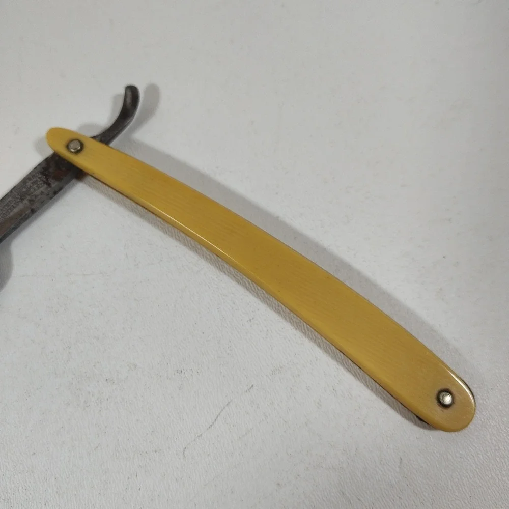 G Wostenholm & Son Celebrated IXL Sheffield Razor with Box